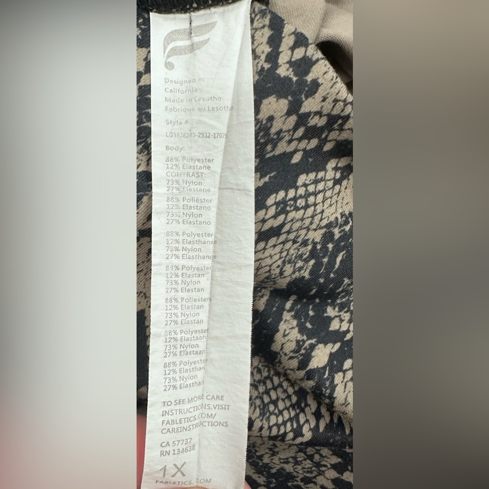 Fabletics 2 Pair Bundle! Both Size 1X: Black and Snake Print Leggings - Picture 11 of 13